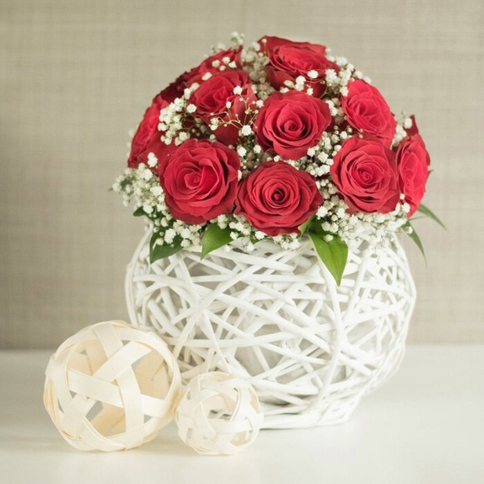 RED ROSES WEDDING ARRANGEMENT